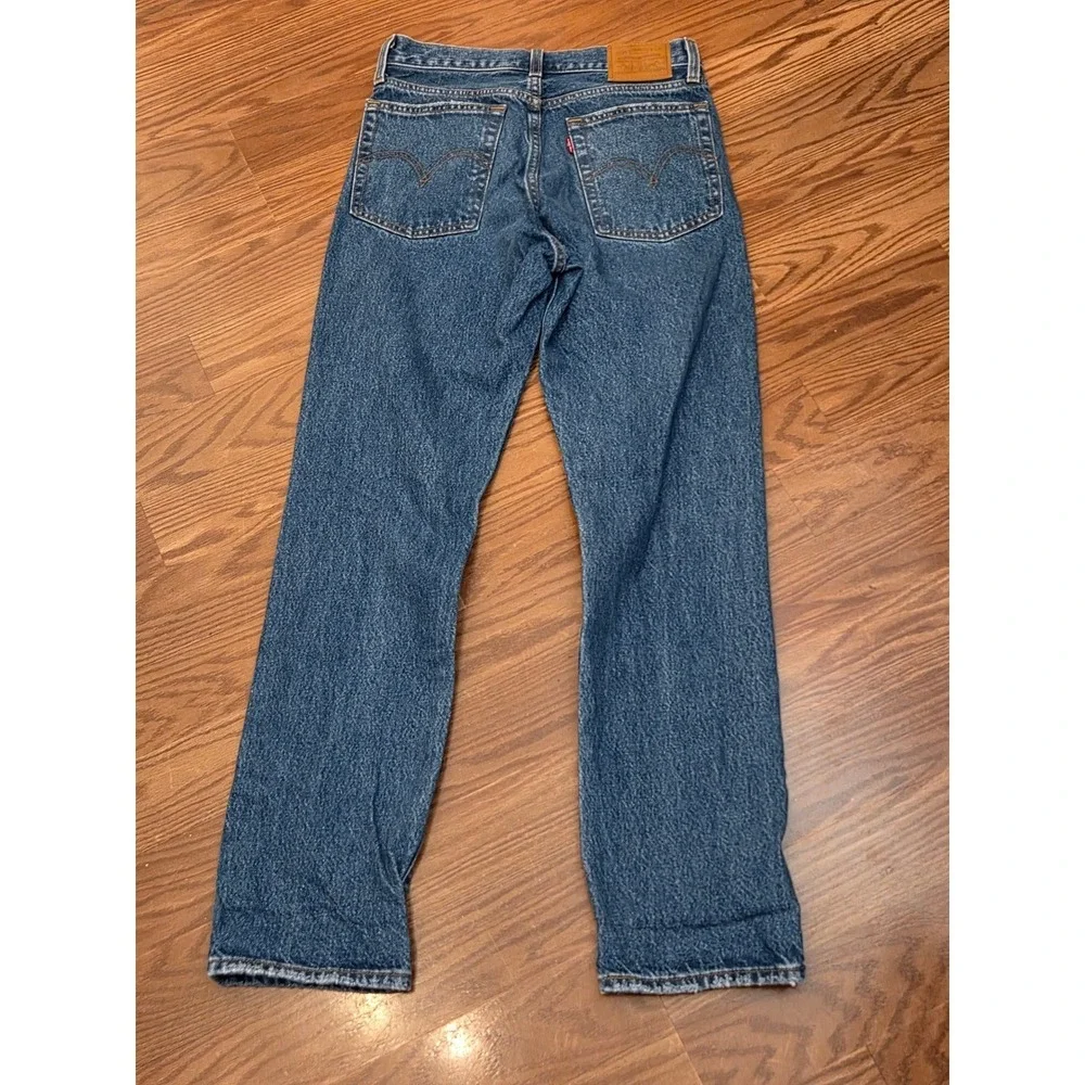 Levis Wedgie Straight Jeans Womens 26‎ Distressed Med Wash Button Fly High Rise